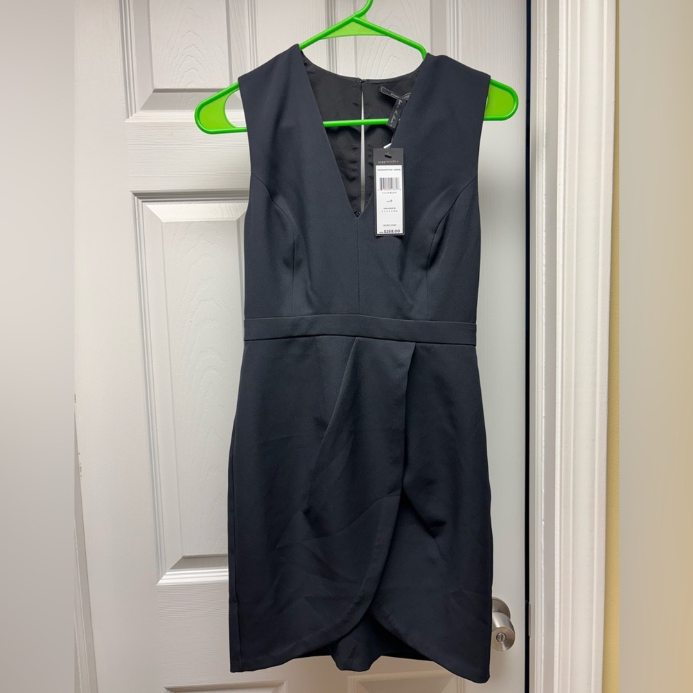 NWT BCBG Max Azria Black Tulip Hem V-Neck Cocktail Dress Size 0
